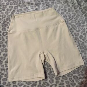 Set Active Women's Cream High-Waisted Luxform Biker Shorts